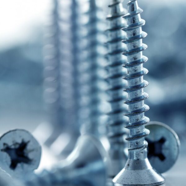 Close up screws 144627 15326 600x600